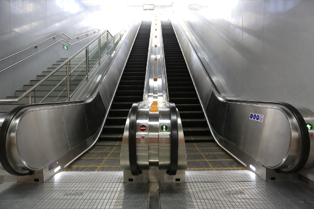 重載公交型扶梯